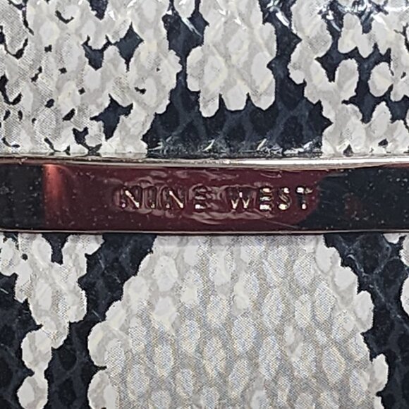 Nine West Vintage Faux Grey Black Snakeskin Bucket Bag with Matching Coin Purse - Picture 10 of 16